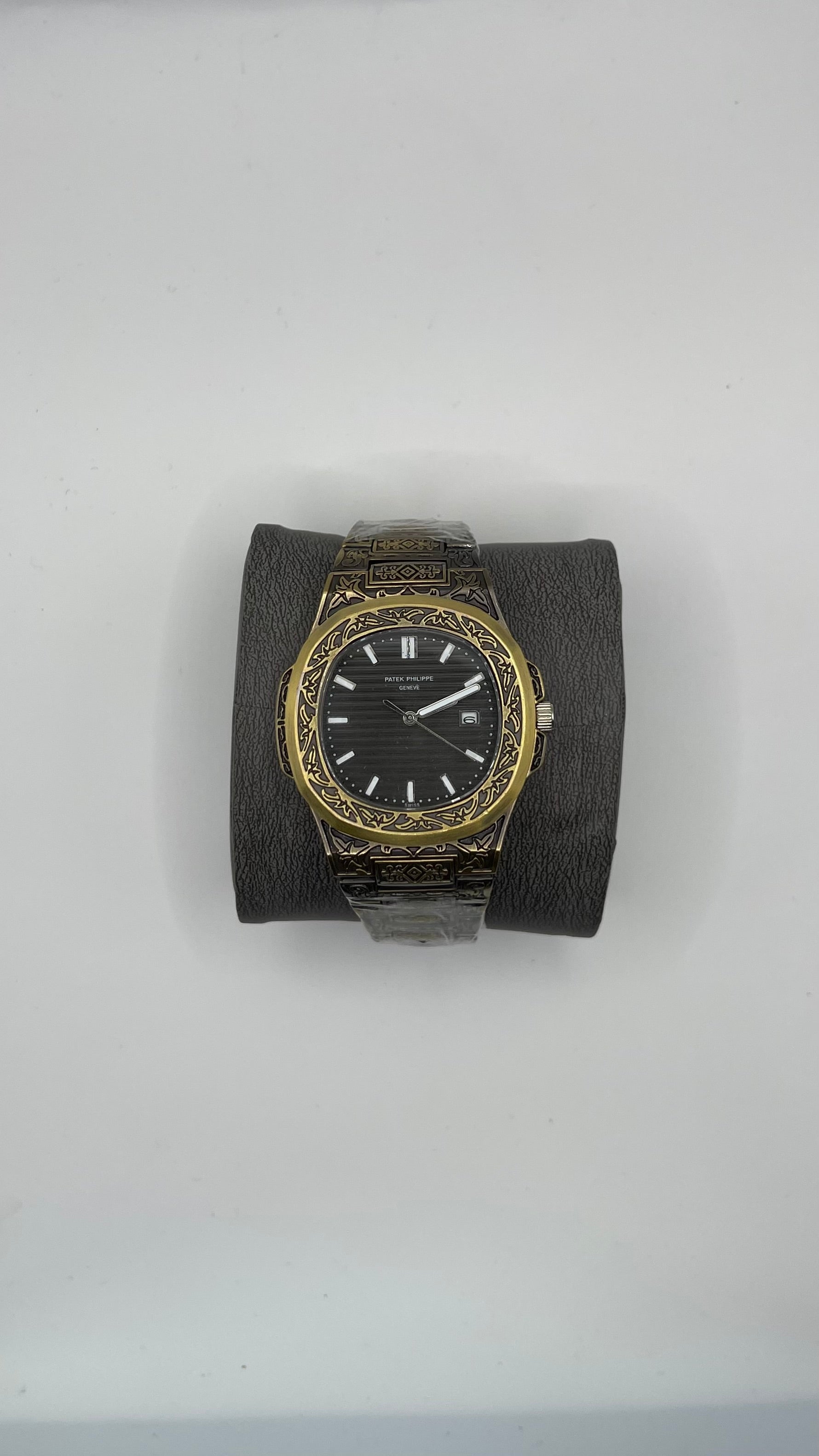Patek Philippe Nautilus gravée