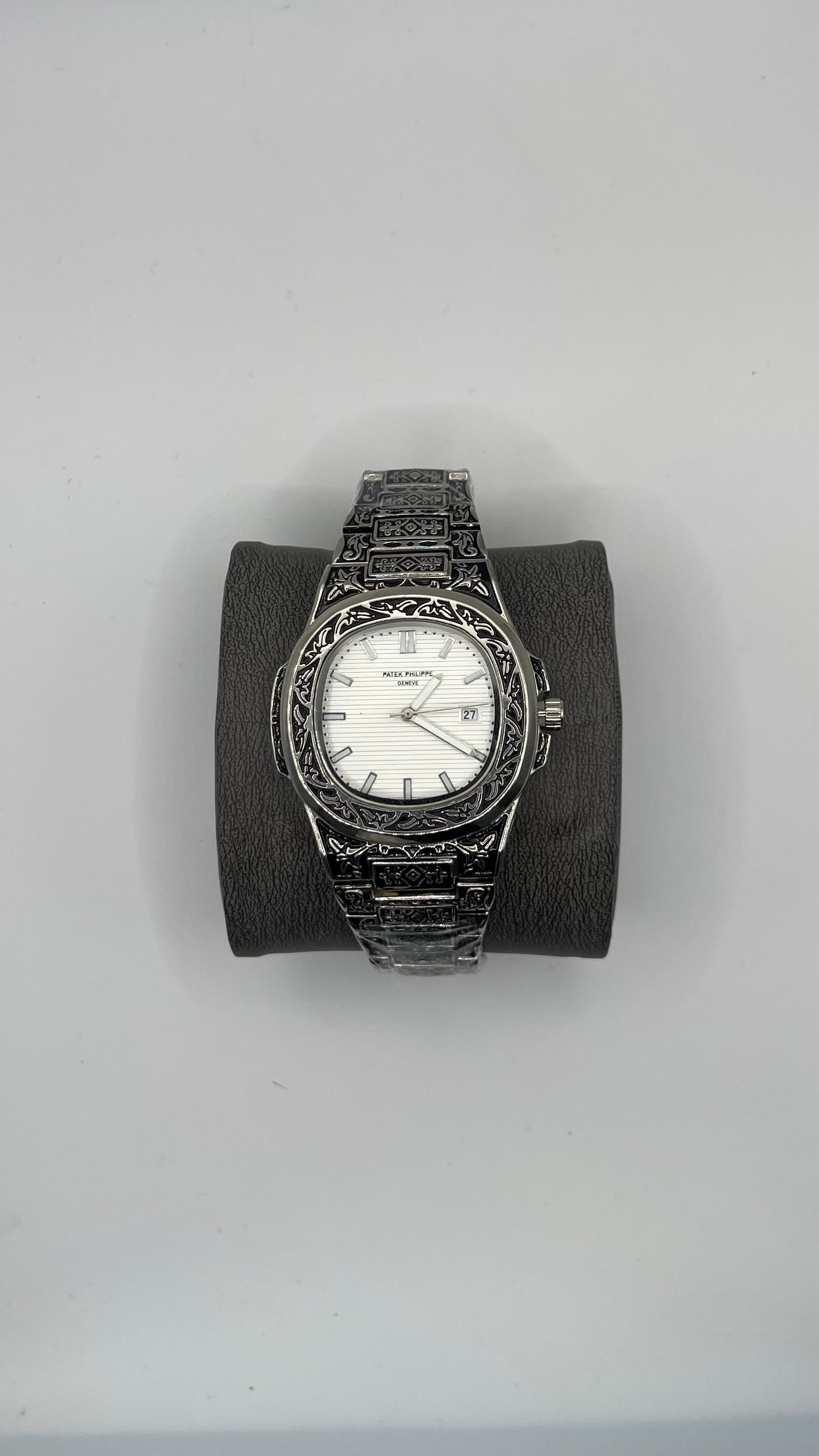 Patek Philippe Nautilus gravée