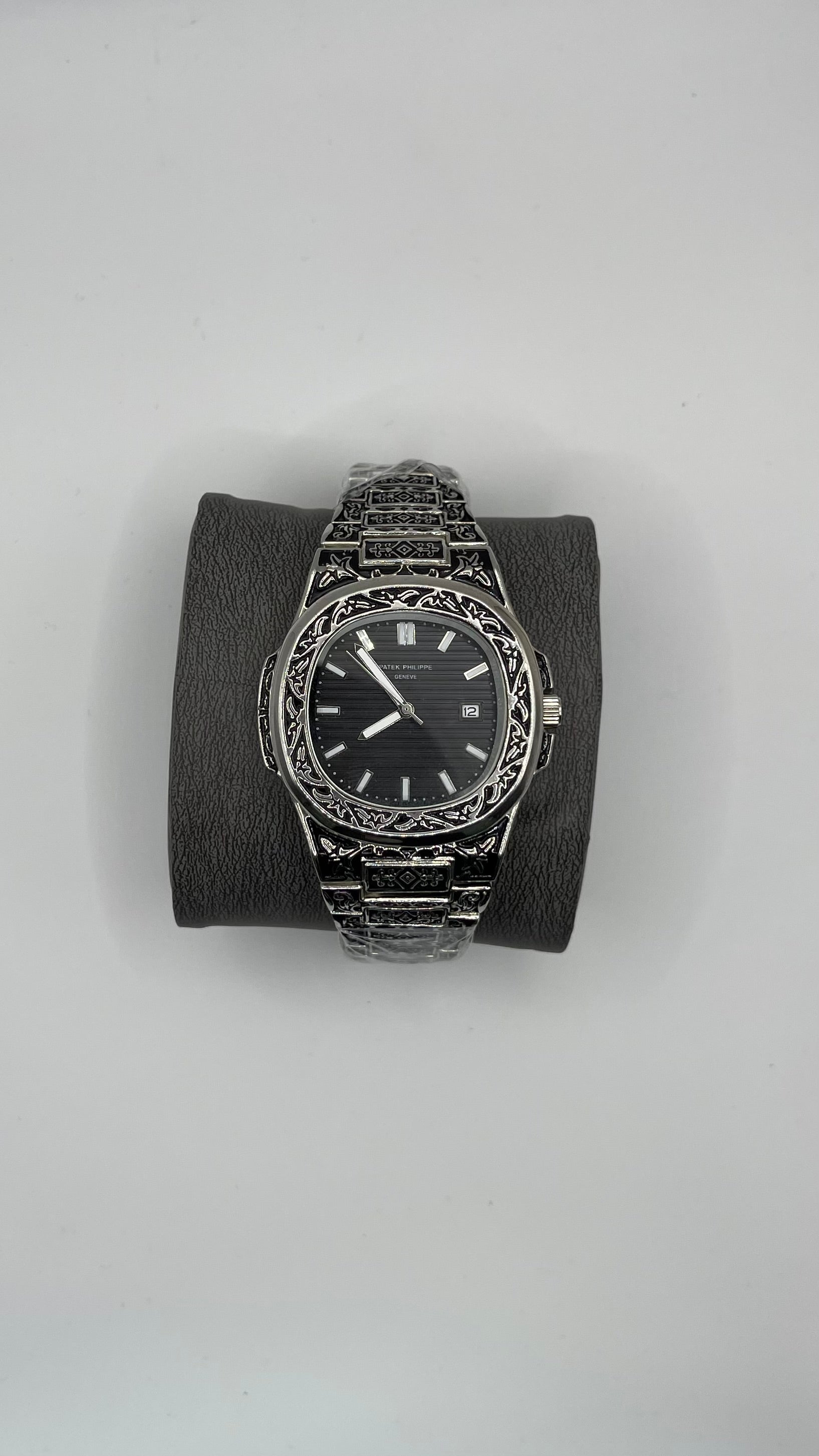Patek Philippe Nautilus gravée